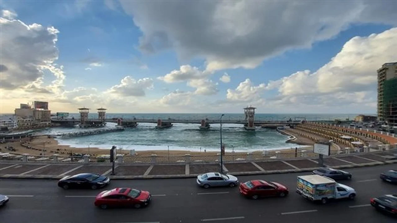 القاهرة 30 درجة.. الأرصاد الجوية توضح موعد بدء التحسن التدريجي في حالة الطقس